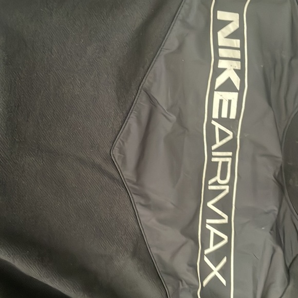 Nike Air Max Crewneck. Size XL slight cracking on front logo - Picture 2 of 7